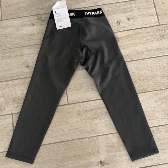 Ivy Park low rise sculptured legging - Picture 2 of 4